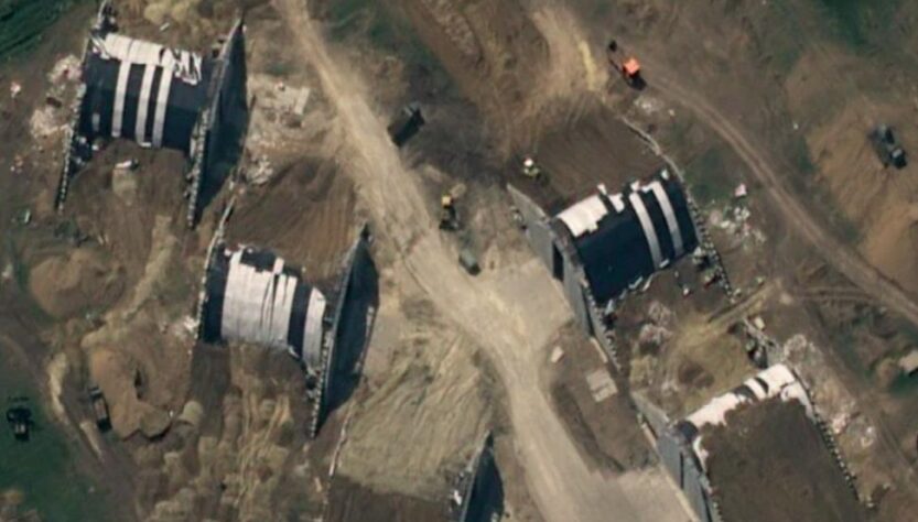 Новини світу - РФ будує укриття на аеродромах: розвідка Британії показала знімки