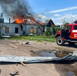 Новини України - РФ скинула КАБи на прифронтове селище Харківської області