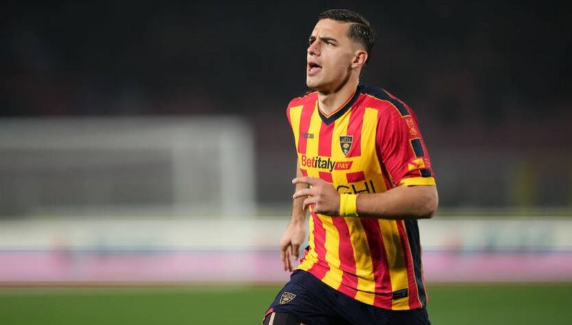 Новини спорту - Рома хоче посилити атаку і бачить у форварді Лечче конкуренцію для Довбика