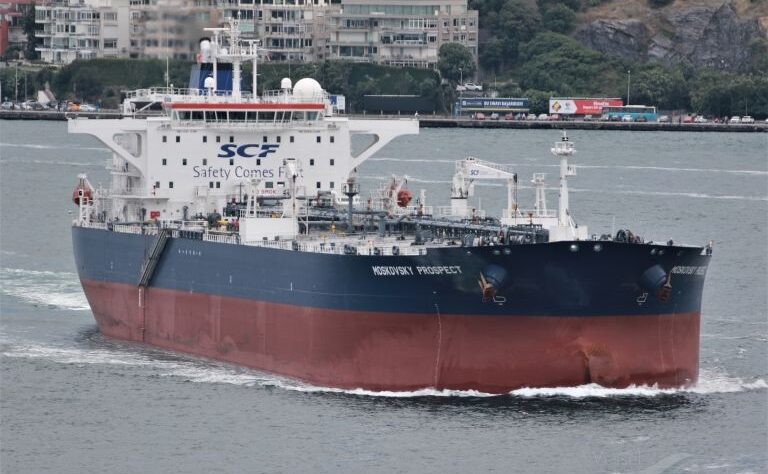 Новини світу - Росія зареєструвала тіньовий танкер на країну без виходу до моря - ЗМІ