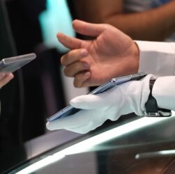 Новини бізнесу - Samsung зберігає лідерство з поставок смартфонів