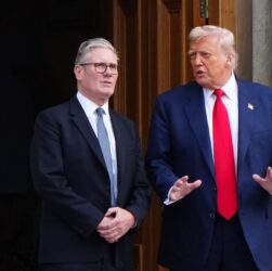 Новини світу - Стармер у розмові з Трампом обурився голодом у Газі