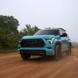 Авто новини - Toyota оновила позашляховик Sequoia