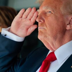 Новини України - Трамп готує для України наступальну зброю - ЗМІ