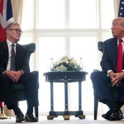 Новини світу - Трамп пояснив Стармеру, як йому перемогти на виборах популістів