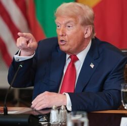 Новини України - Трамп вперше особисто відправить зброю Києву - ЗМІ