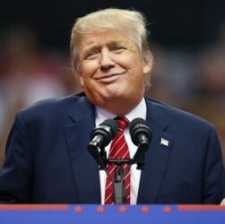 Новини світу - Трампу не вдається відволікти увагу американців від справи Епштейна – ЗМІ