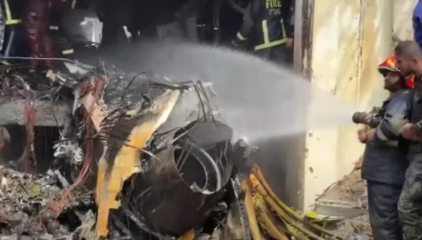 Новини світу - У Бангладеші винищувач упав на дах коледжу