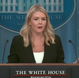 Новини світу - У Білому домі пояснили зупинку упоставках зброї Україні