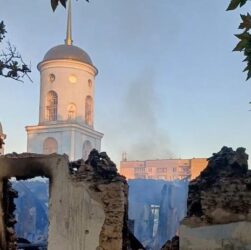 Новини України - У Херсоні через російські обстріли пошкоджено церкву та театр