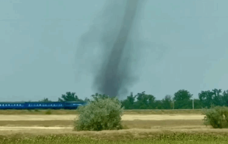Новини України - У Херсонській області зафіксували торнадо