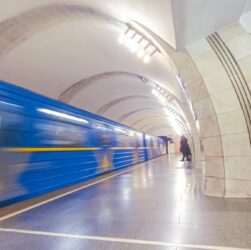 Новини Києва - У Києві через підозрілий предмет закривали станцію метро Либідська