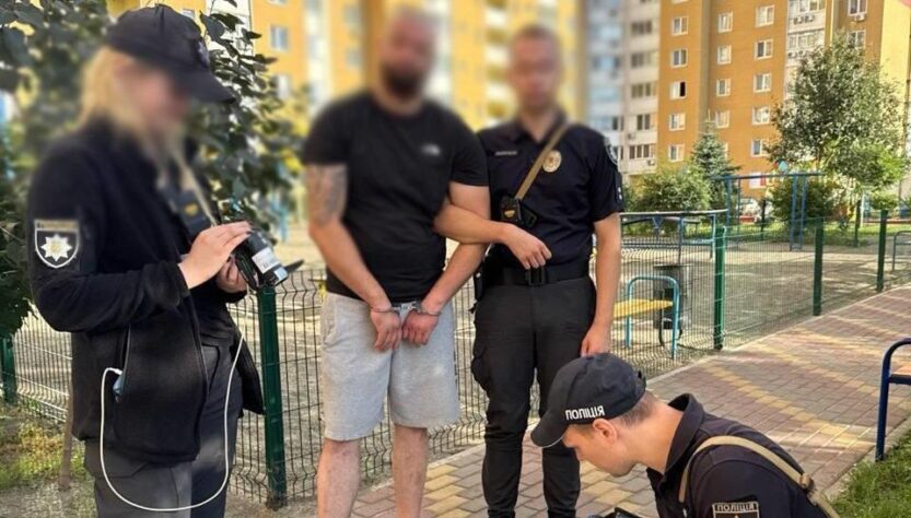 Новини Києва - У Києві чоловік стріляв по авто у дворі будинку