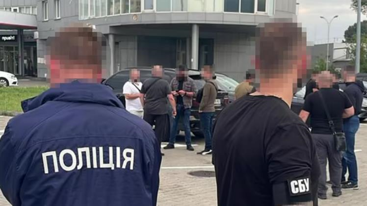 Новини Києва - У Києві правохоронці перевіряють офіси, авто і документи громадян