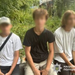 Новини України - У Києві троє підлітків залізли на верхівку будівельного крана