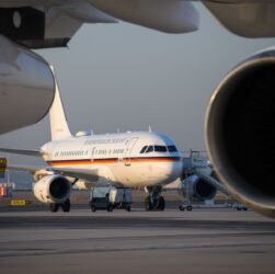 Новини світу - У Німеччині урядовий літак здійснив аварійну посадку