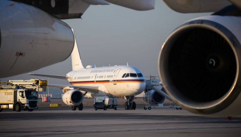 Новини світу - У Німеччині урядовий літак здійснив аварійну посадку