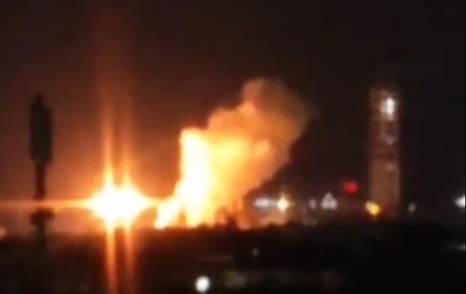 Новини світу - У РФ після атаки БПЛА горять заводи – соцмережі