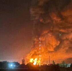 Новини світу - У РФ після удару БПЛА палає нафтобаза – соцмережі