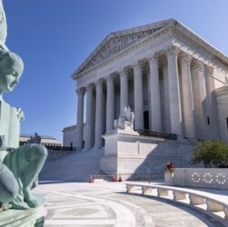 Новини світу - У США суд зупинив дію указу Трампа щодо громадянства за народженням