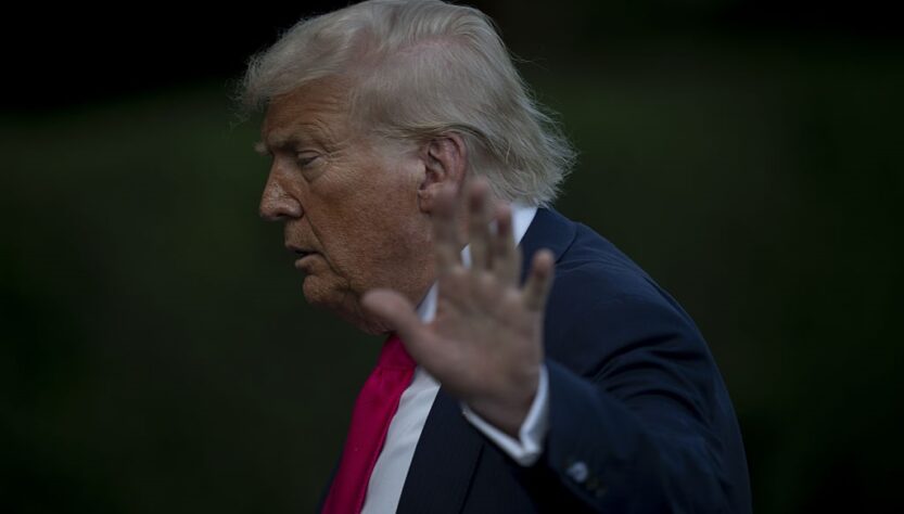 Новини світу - У Трампа рекордно впав рейтинг - опитування