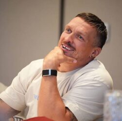 Новини спорту - Усик порівняв свої поєдинки із Ф’юрі з польотом у космос