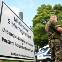 Новини світу - В Німеччині впав військовий гелікоптер: пілот зник безвісти