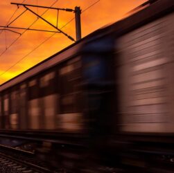 Новини світу - В Румунії поїзд "загубив" два вагони з пасажирами