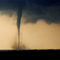 Новини України - В Україні зафіксували багато "міні-смерчів"