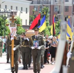 Новини України - В Умані поховали командира 110-ї ОМБр Сергія Захаревича