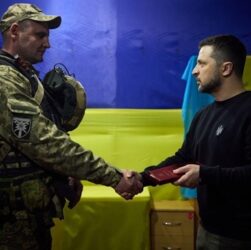 Новини України - Виплати і додаткові дні відпустки: президент анонсував рішення для армійців