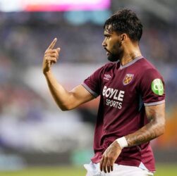 Новини спорту - Вправний у грі футболіст Вест Гема був під підозрою, але звинувачення знято