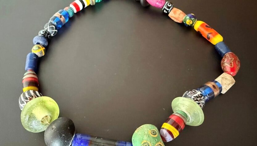 Новини України - З України намагалися вивезти давньоруські намистини