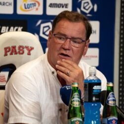 Новини спорту - Замість Міхала Пробежа збірну Польщі з футболу очолив Ян Урбан