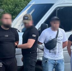 Новини України - Затримано 14 організаторів схем для ухилянтів