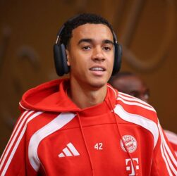 Новини спорту - Жахливий епізод: лідер Баварії травмувався у матчі проти ПСЖ