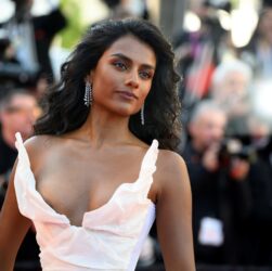 Новини культури - Зірка Бріджертонів зіграє у продовженні Диявол носить Прада