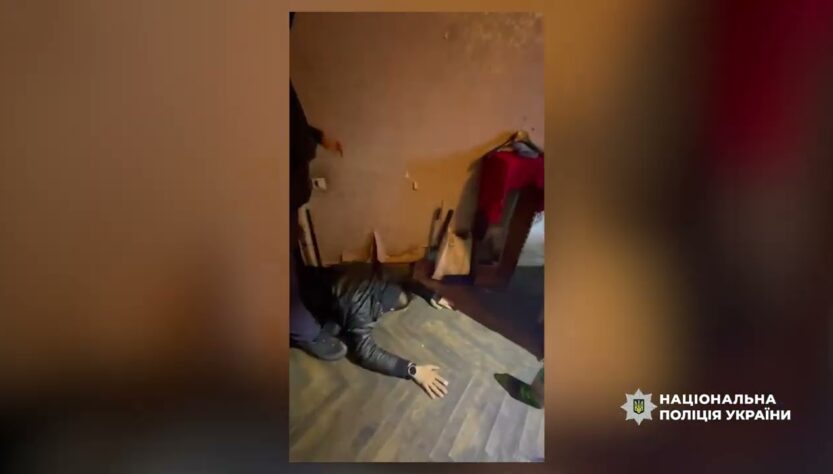 Збували наркотики на 5 млн грн щомісяця: у Києві поліцейські затримали наркоділків