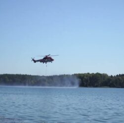 Для ліквідації наслідків удару по столиці залучалась авіація ДСНС України
