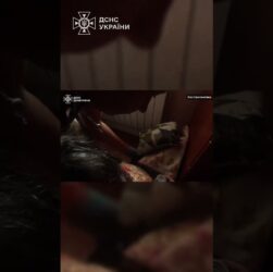 На Донеччині рятувальники надали допомогу пораненій внаслідок російського обстрілу жінці