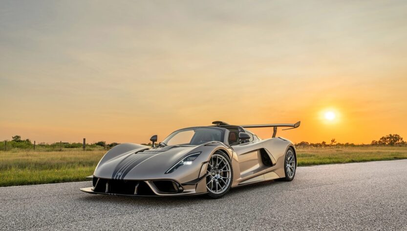 Авто новини - Американська Hennessey представила гіперкар Venom F5 Revolution LF