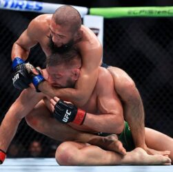 Новини спорту - Чимаєв здолав Дю Плессі та здобув титул UFC