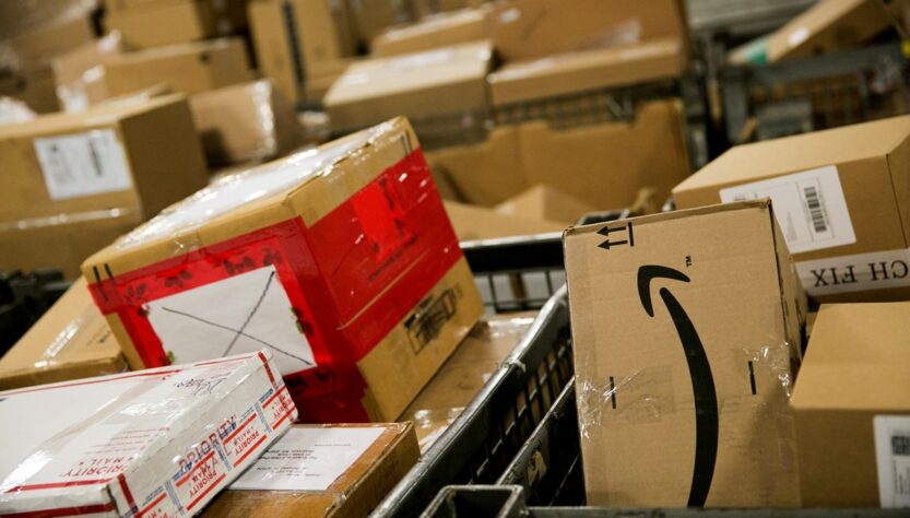 Новини світу - Десятки країн зупинили поштові відправлення у США через мита Трампа