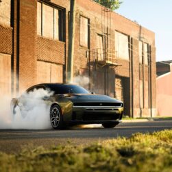 Авто новини - Dodge повертає бензиновий Charger