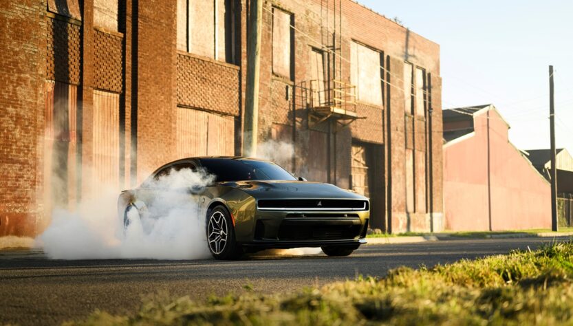 Авто новини - Dodge повертає бензиновий Charger