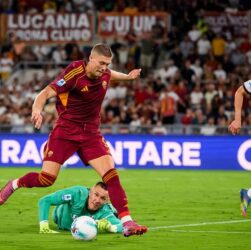 Новини спорту - Довбик отримав оцінки за першу гру сезону в Серії А