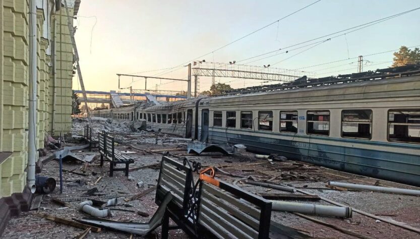 Новини України - ДСНС показали наслідки удару РФ по Лозовій