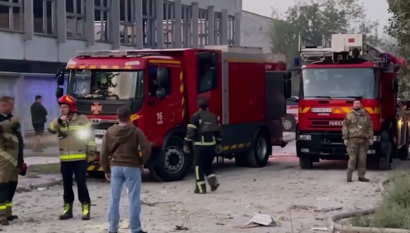 Володимир Зеленський: "Зараз у Києві триває розбір завалів"