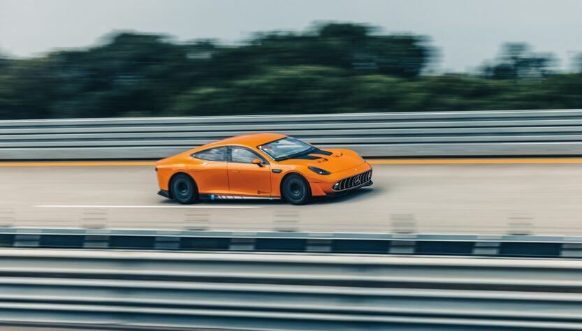 Авто новини - Електроконцепт Mercedes AMG проїхав довжину екватору за сім днів