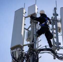 Новини України - Федоров анонсував покращення мобільного зв’язку